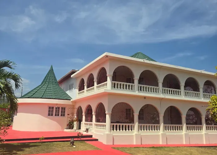 A-list Jamaican Comfort Villa *