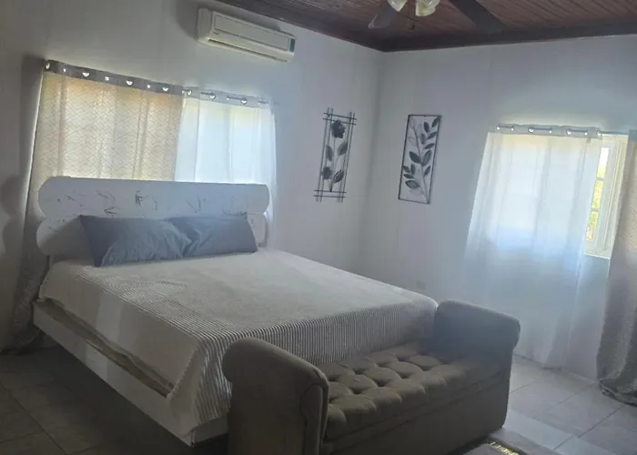 A-list Jamaican Comfort Villa *