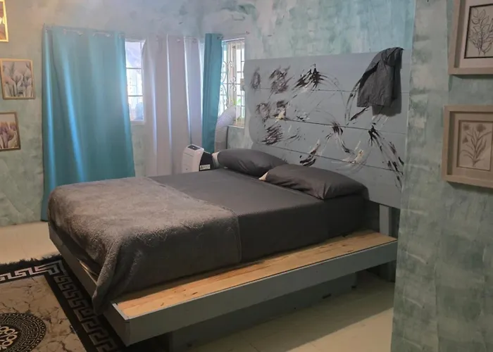 A-list Jamaican Comfort Villa *