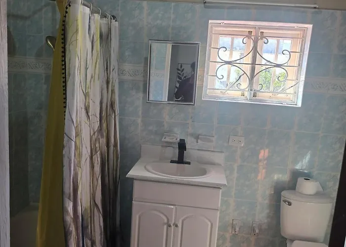 A-list Jamaican Comfort Villa *